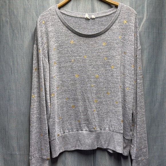 GAP Gray Star-Patterned Women's Top size large - Picture 3 of 8